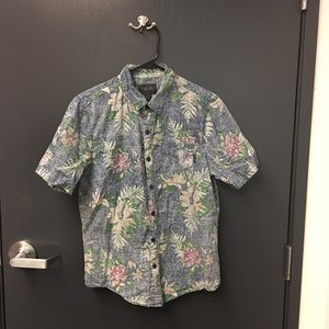 Valor Collective Ss button shirt Sz M
